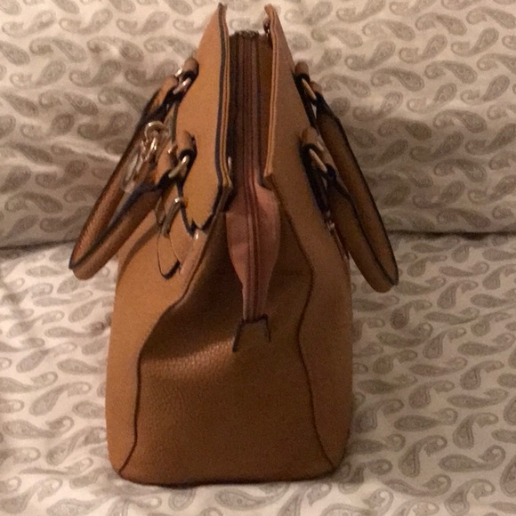 Handbag - Picture 2 of 4